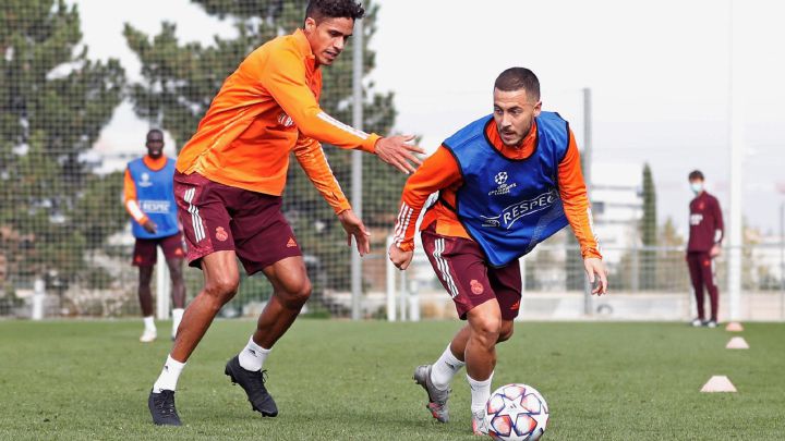 Hazard durante el entreno previo al partido de Champions / EFE