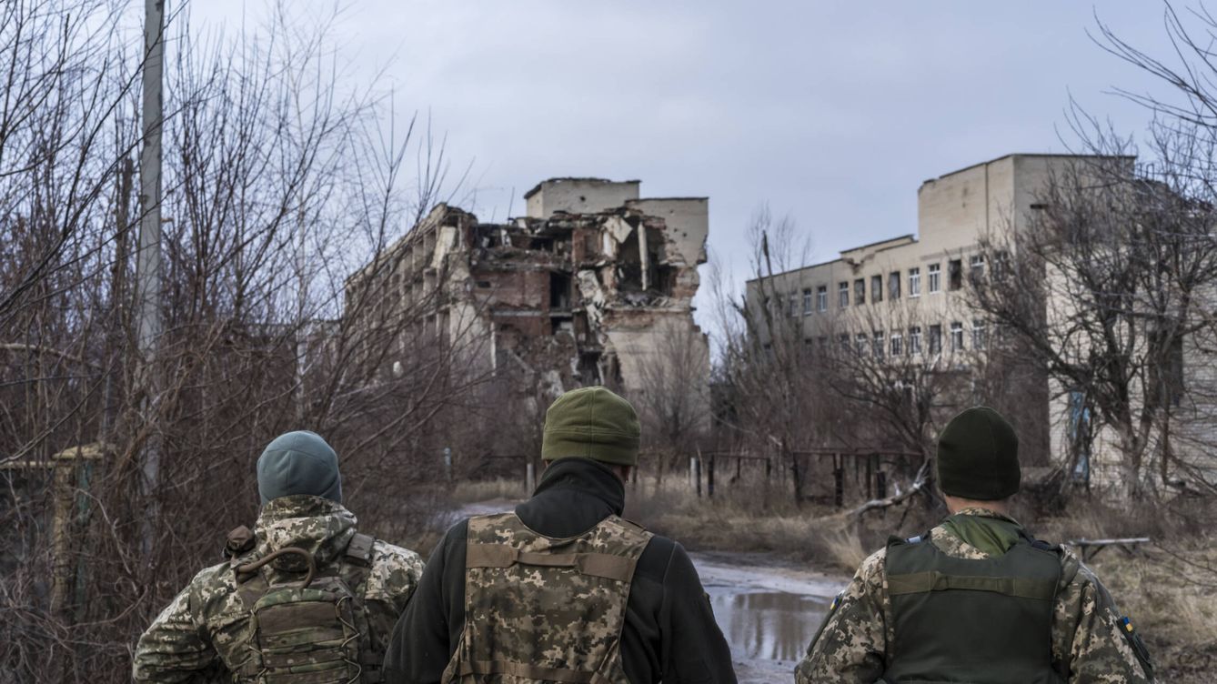 Rusia continúa atacando Ucrania y se dirige a la frontera con Polonia / El Confidencial 