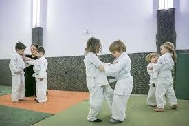 Niños en una clase de judo / Judo Noticias