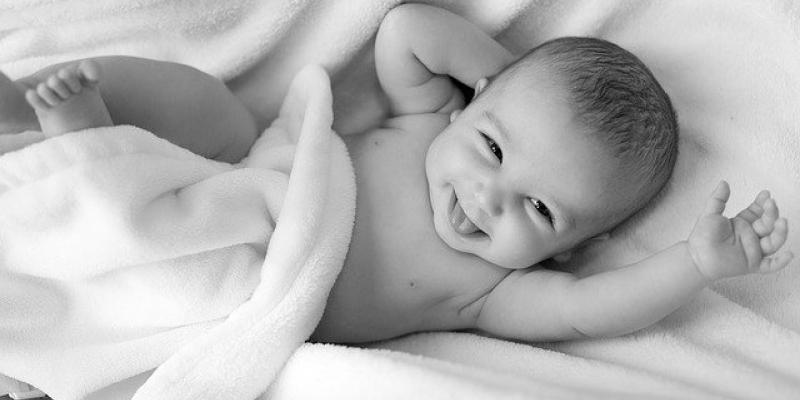 Bebé sonriente / Pixabay