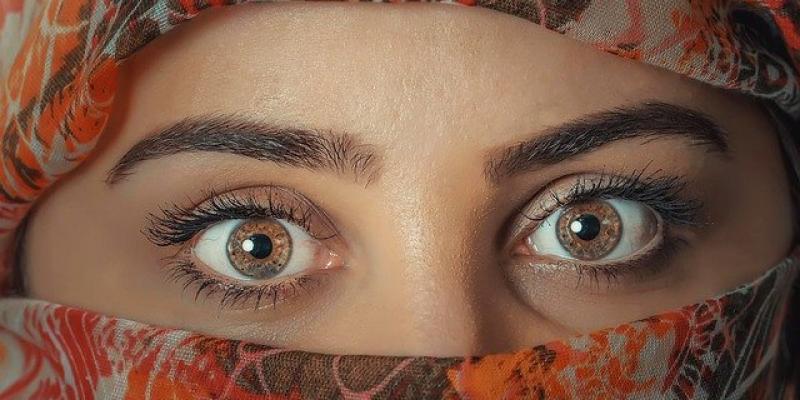 Chica con los ojos verdosos. Foto de Pixabay