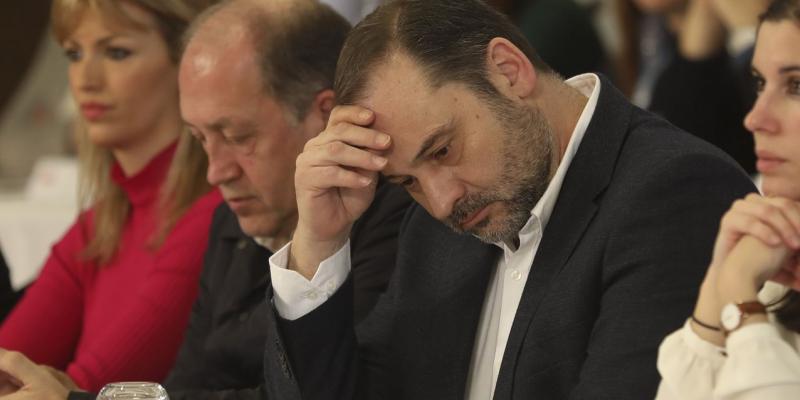 Sánchez intenta proteger a su responsable de Transportes apartándolo de los medios José Luis Ábalos, secretario de organización del PSOE y ministro de Transportes José Luis Ábalos, secretario de organización del PSOE y ministro de Transportes // XOAN A. SOLER Sánchez intenta proteger a su responsable de Transportes apartándolo de los medios José Luis Ábalos, secretario de organización del PSOE y ministro de Transportes José Luis Ábalos, secretario de organización del PSOE y ministro de Transportes // XOAN A. SOLER