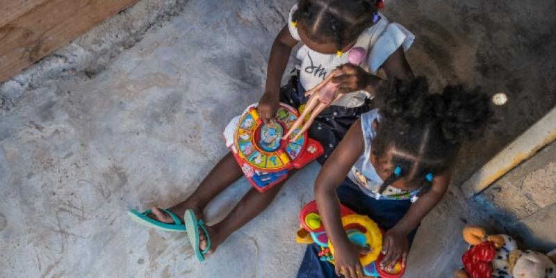 100 mil pisos para jugar Niños de la ONG 100 mil pisos para jugar