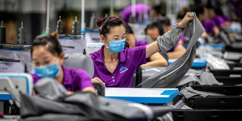 China crece menos de lo previsto por la guerra comercial. Economía China