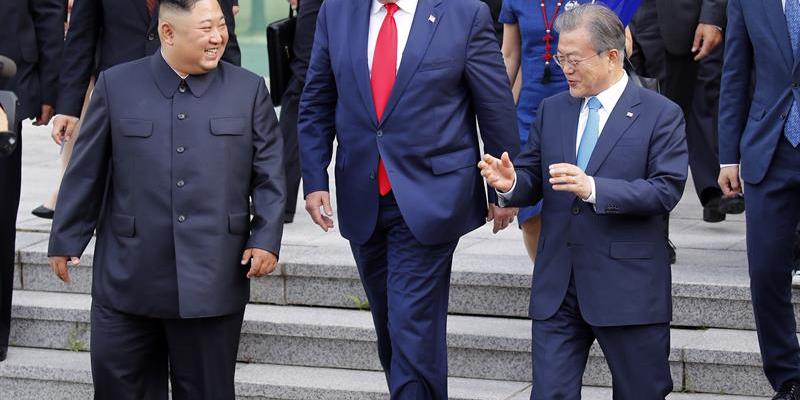 Kim Jong-un dice que los tests de misiles son una "advertencia" a EEUU y Seúl.
Misiles Corea del Norte