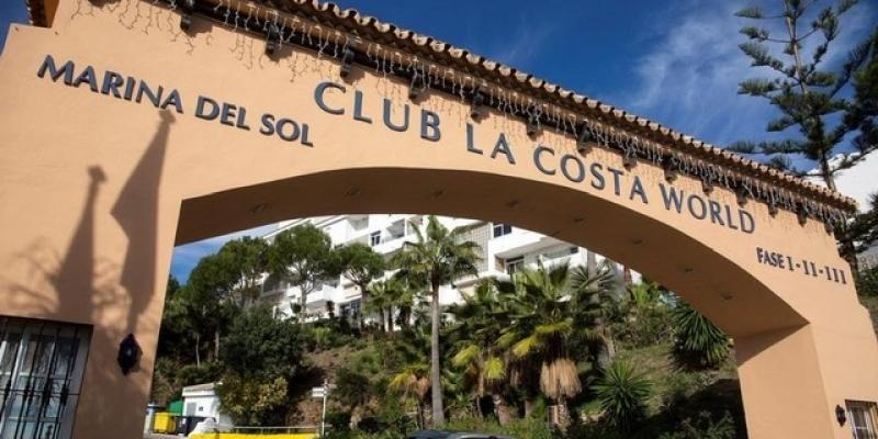 Vista de la entrada de la urbanización Club La Costa de Mijas (Málaga), donde ocurrieron los hechos. EFE/Daniel Pérez (Daniel Pérez - Daniel Pérez / EFE) Vista de la entrada de la urbanización Club La Costa de Mijas (Málaga), donde ocurrieron los hechos. EFE/Daniel Pérez (Daniel Pérez - Daniel Pérez / EFE)