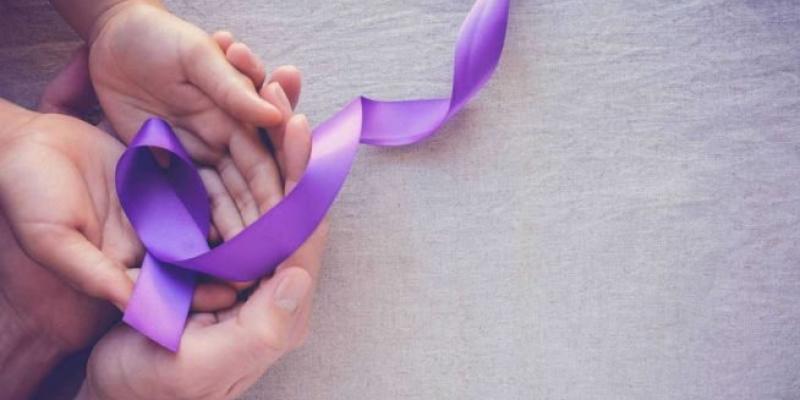 Un lazo morado como símbolo de la igualdad este 8M Lazo morado / Pixabay