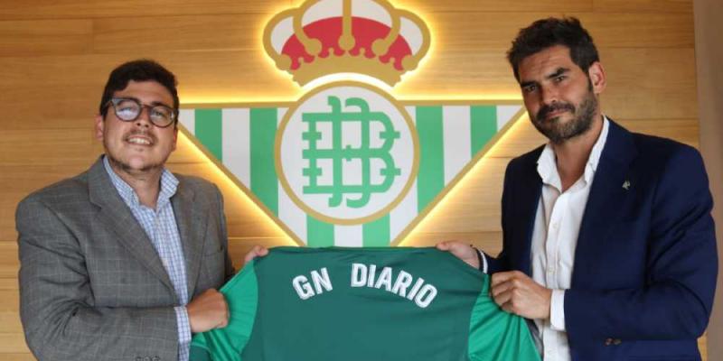 Nacho Real, Responsable de Marketing en GN10 y Rafael Muela, gerente de la Fundación Real Betis Balompié Nacho Real, Responsable de Marketing en GN10 y Rafael Muela, gerente de la Fundación Real Betis Balompié