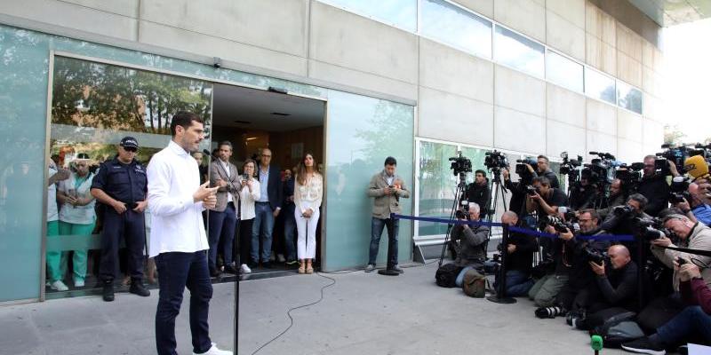 Casillas: "No sé qué será del futuro, lo más importante era estar aquí" Alta hospitalaria Casillas