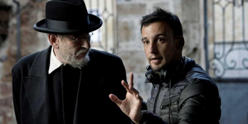 Alejandro Amenábar y Karra Elejalde en el rodaje de 'Mientras dure la guerra' CROPPER Amenábar Mientras dure la guerra