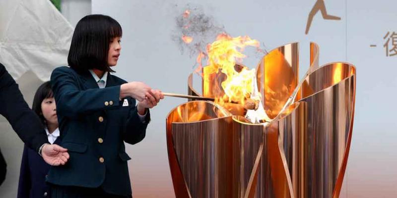 La antorcha olímpica ya circula por las calles de Japón