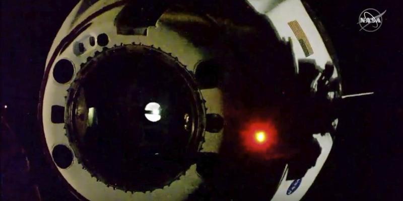 NASA La capsula con sus tripulantes llega a casa