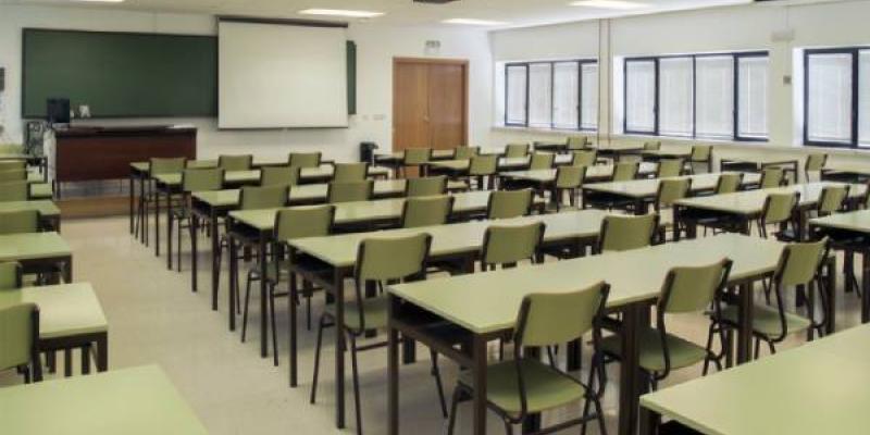 Aula vacía ante la vuelta al colegio 