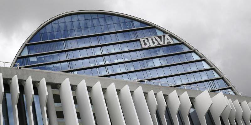 BBVA Research rebaja al 1,9% su previsión de crecimiento para España en 2019, cuatro décimas menos.
Economía española