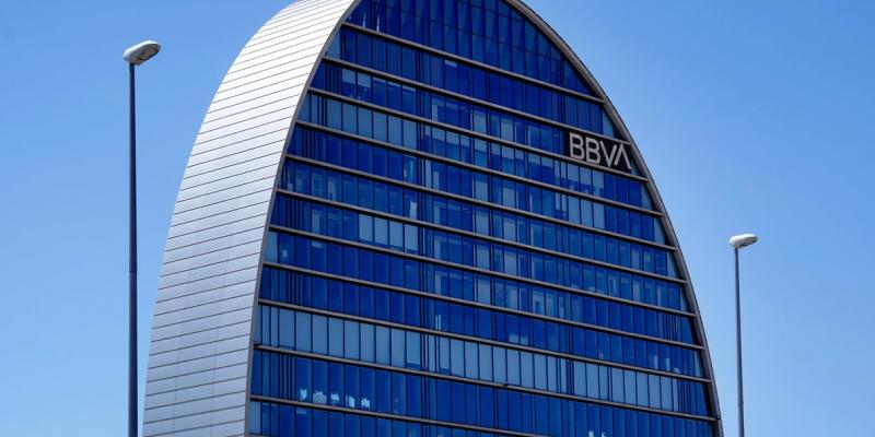 Sede del banco del BBVA en Madrid. / JOSÉ LUIS ROCA. EL PERIÓDICO Sede del banco del BBVA en Madrid. / JOSÉ LUIS ROCA. EL PERIÓDICO