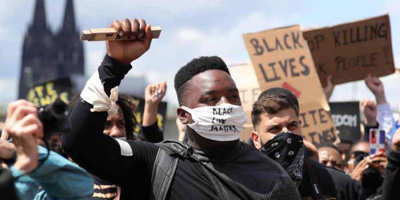Black Lives Matter / Getty Images Las protestas de Black Lives Matter no son violentas según la Universidad de Princeton