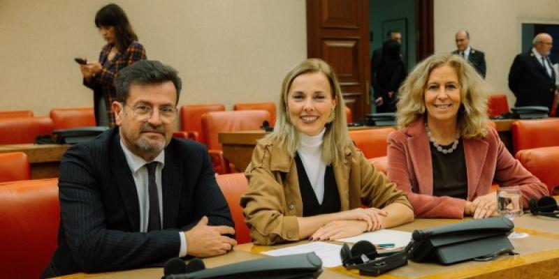 Vox Blanca-Armario-Joaquin-Robles-y-Rocio-Aguirre