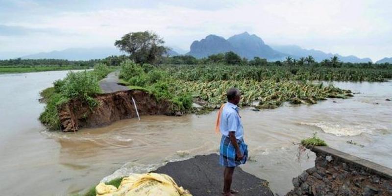 Miles de personas están siendo evacuadas de las aldeas de la costa oriental de la India antes de que se produzca un grave ciclón. Ciclón Fani India