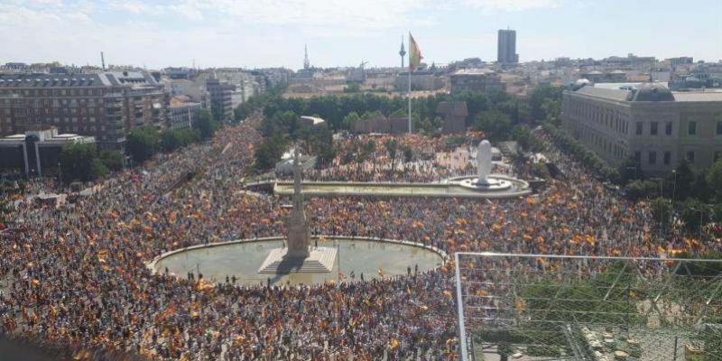 Colón abarrotado para rechazar los indultos de Sánchez Plaza Colón de Madrid durante la manifestación. Servimedia