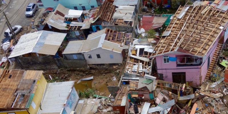 Destrucción causada por el huracán María en Dominica. Foto: IRIN/Ben PArker Desastres climáticos