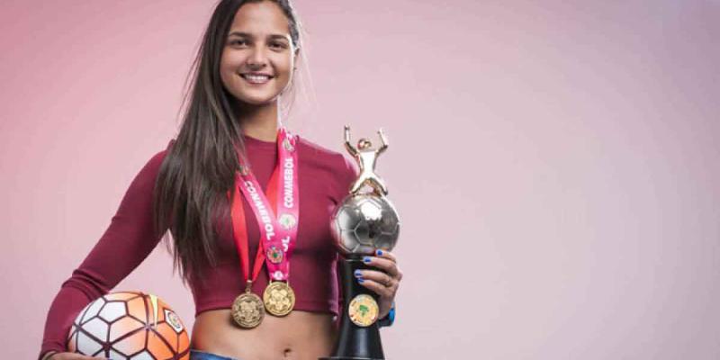 Deyna Castellanos llama a que los atletas visibilicen el deporte femenino