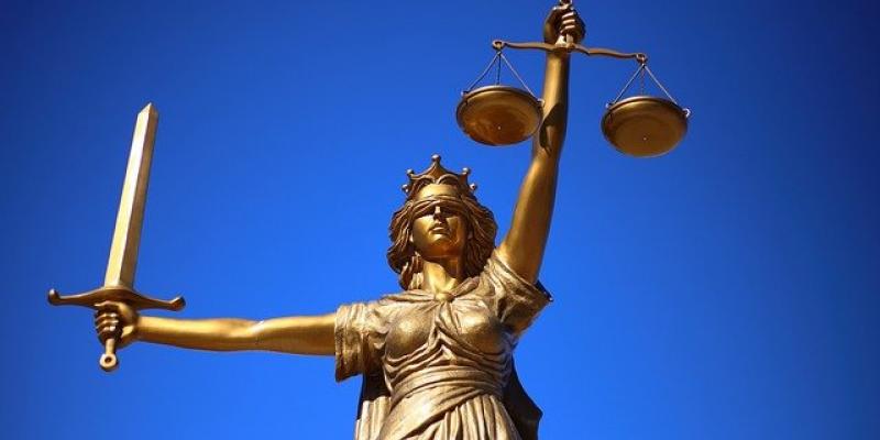 El Tribunal Supremo no apoya el indulto Estatua de la diosa de la justicia
