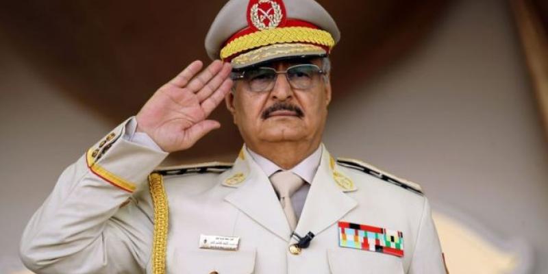 Al menos cuatro personas murieron y otras 23 resultaron heridas en bombardeos de la fuerza aérea de Jalifa Hafter sobre el sur Trípoli. El mariscal Jalifa Hafter bombardea Trípoli