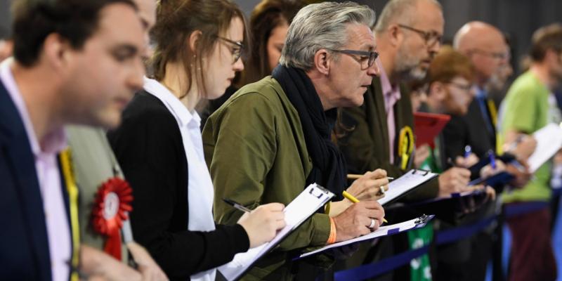 Los colegios electorales en Inglaterra e Irlanda del Norte abrieron este jueves 2 de mayo para votar en unos comicios locales. Elecciones locales Inglaterra e Irlanda del Norte