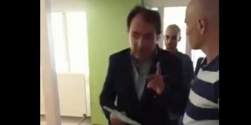 Un grupo de independentistas montan un escrache en un centro médico porque una doctora no habla catalán. Escrache