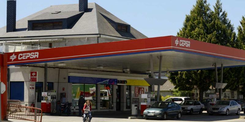 La OCDE pide a España subir los impuestos de los carburantes. Impuestos