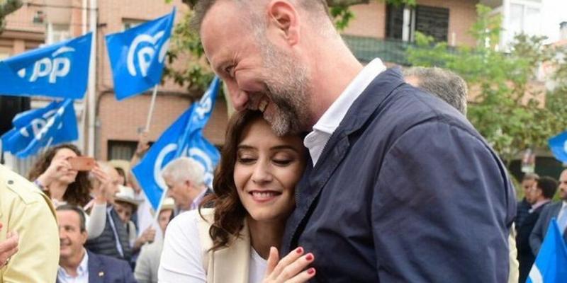 Díaz Ayuso nombra "Hermano mayor" a un conocido televisivo. García Aguado
