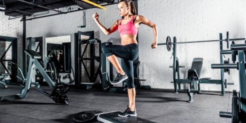 Chica en gimnasio Chica en gimnasio