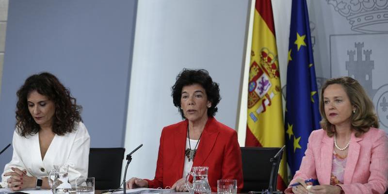 Mantiene la previsión de déficit para 2019 en el 2% pero sube seis décimas la de 2020 si no hay medidas. Gobierno