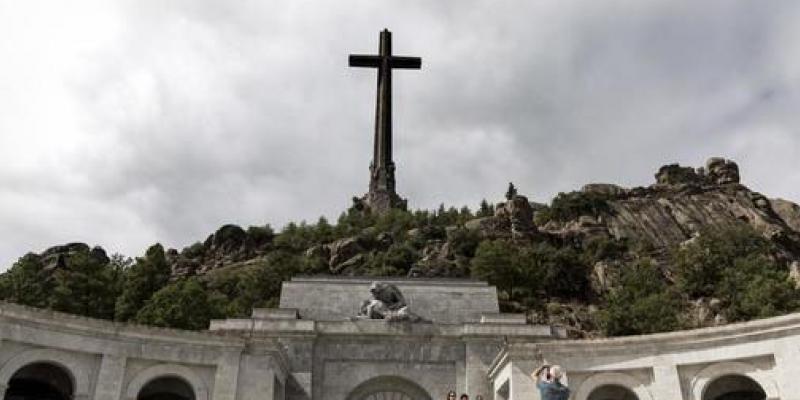 Gobierno / El Mundo El Gobierno solicitará una licencia al Ayuntamiento para exhumar a las víctimas del franquismo