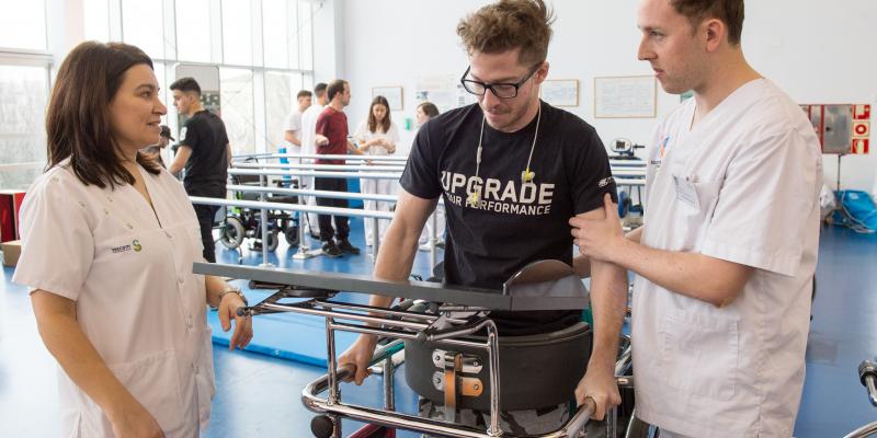 Alumnos ciegos en el Hospital de Parapléjicos de Toledo