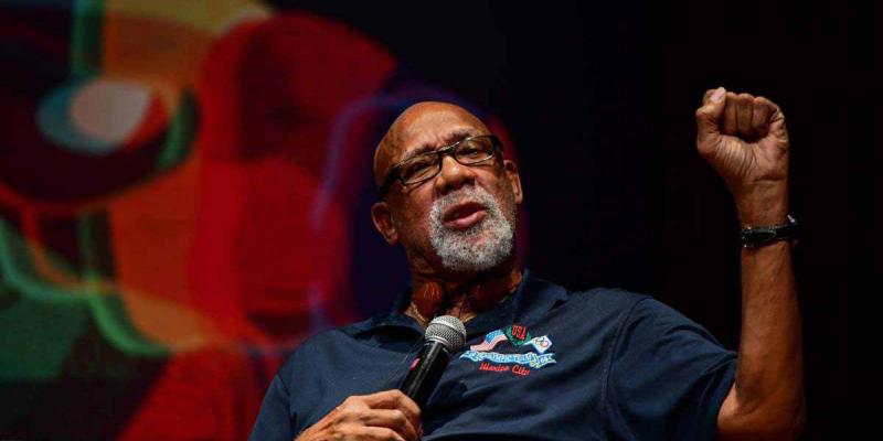 John Carlos, una inspiración para el presente de los deportistas / MARCA