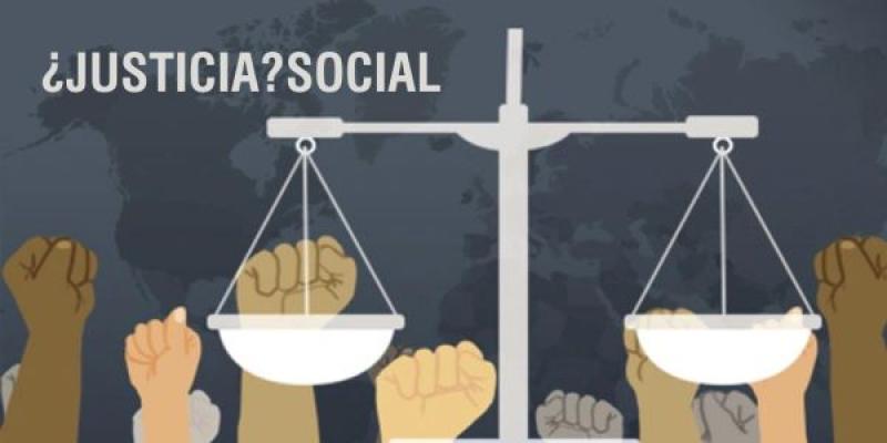 Justicia social /Fundación Libertad Unas manos sujetan la balanza de la Justicia