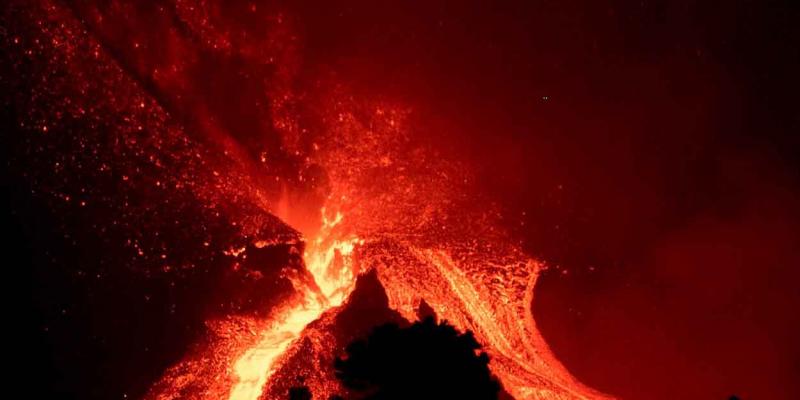 El volcán de La Palma lleva un mes en erupción