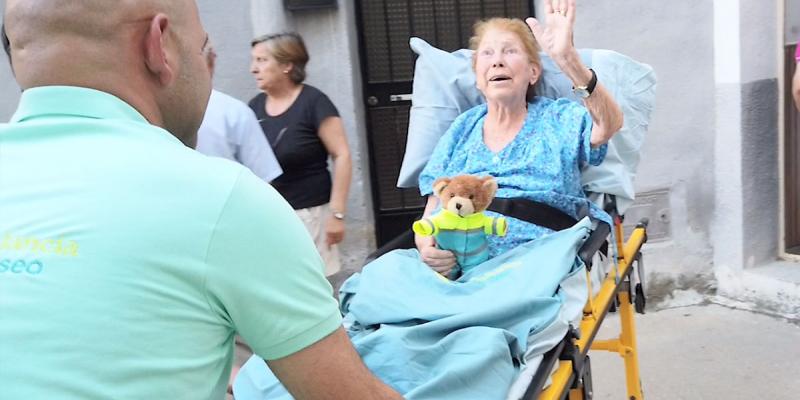 El primer deseo en Extremadura fue muy especial, Paca ya no está con nosotros pero siempre será parte de la Fundación. Pudo reunirse con su familia en Jaraíz de la Vera, Cáceres. La Ambulancia del Deseo