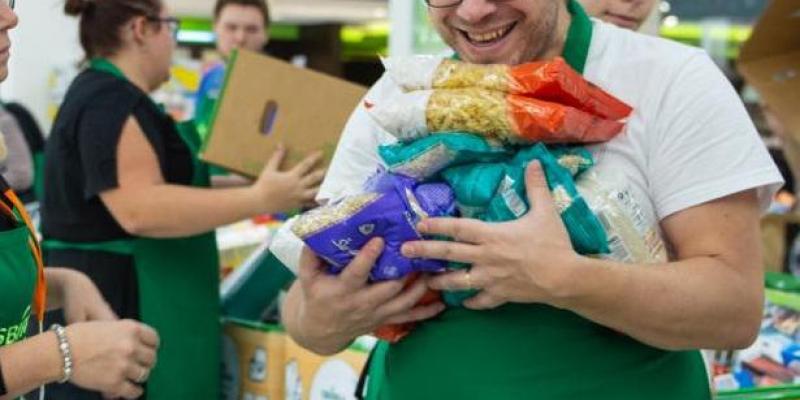 Millones de ciudadanos colaboran en la gran recogida de alimentos que, en 2019, volvió a liderar España. Foto: Fesbal.