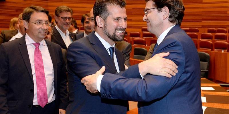Mañueco, elegido presidente de Castilla y León con los votos de PP y Cs Mañueco