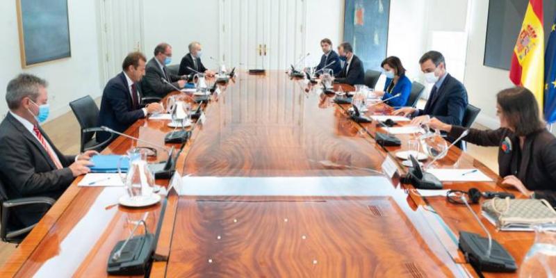 Marruecos chantajea a España con 3 frentes Sánchez debate con sus asesores
