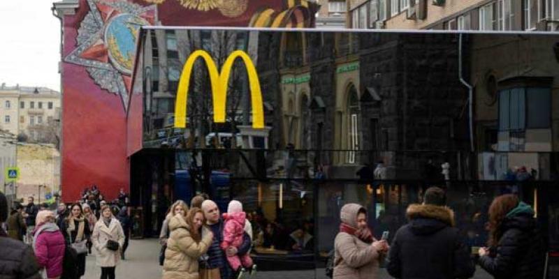 McDdonald's / ABC.es McDonald's cierra todos los locales que tiene en Rusia