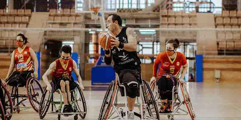 Mideba Extremadura / FEDDF El Mideba Extremadura lidera la División de Honor con puño de hierro