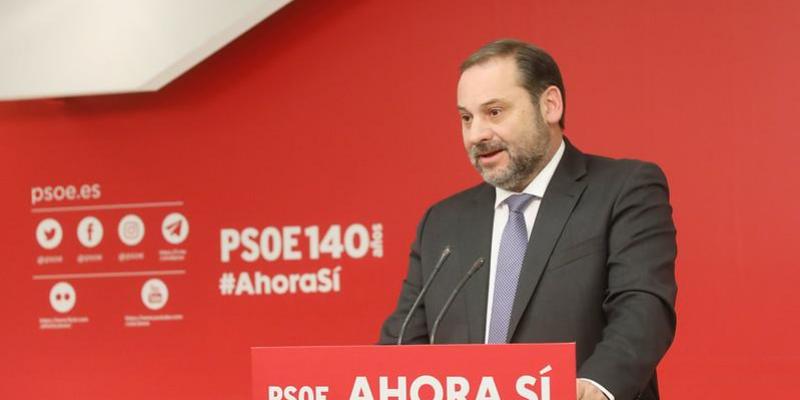 El PSOE insiste en que los delitos del 'caso de los ERE' son “hechos muy ajenos” al Gobierno actual de Pedro Sánchez.
Ministro Ábalos