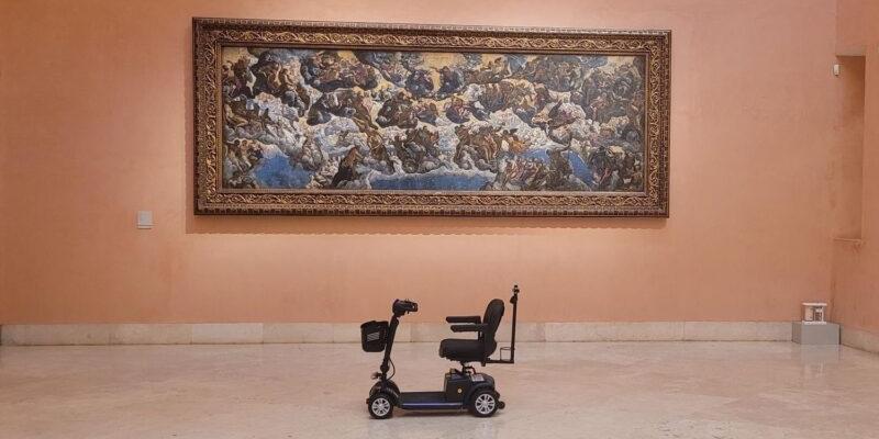 El Museo Nacional Thyssen-Bornemisza incorpora scooter eléctricas para visitantes con problemas de movilidad