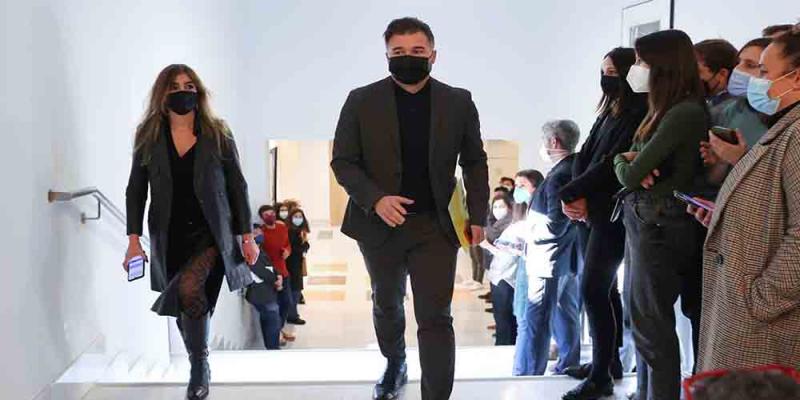 Netflix / Libertad Digital Rufián gana la primera batalla: Netflix trabajará contenido en catalán