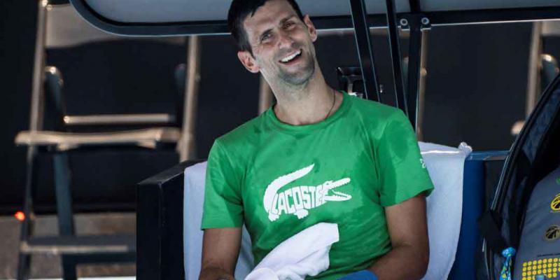 Novak Djokovic / Caracol Radio Novak Djokovic escenifica la postura serbia ante el Covid - 19