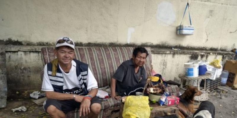 Dos hombres sin hogar que viven en las calles de Asunción, Paraguay - Rocío Franco / ONU Dos hombres sin hogar que viven en las calles de Asunción, Paraguay.