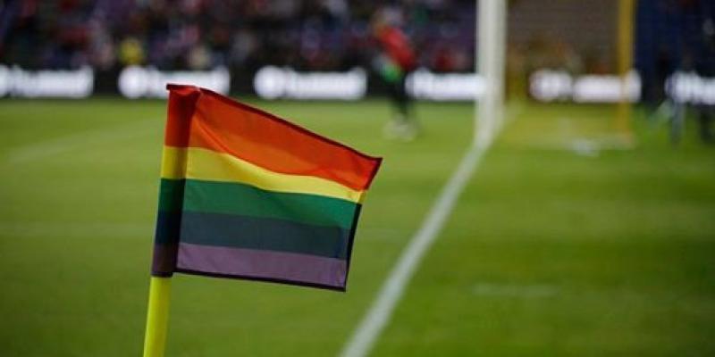 El PSOE quiere zanjar la homofobia en los terrenos de juego